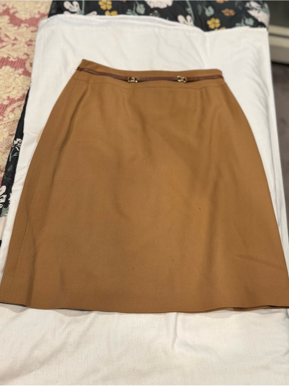 Jones New York women’s preppy Classic Camel A-Line Skirt size 6